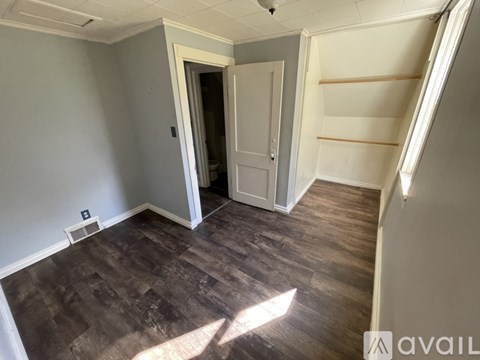 927 Willow Street 2 Beds Apartment for Rent