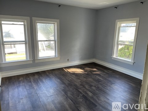 927 Willow Street 2 Beds Apartment for Rent