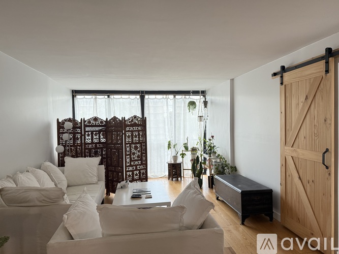 16 Royal Palm Way 2 Beds Apartment for Rent - Photo gallery 1