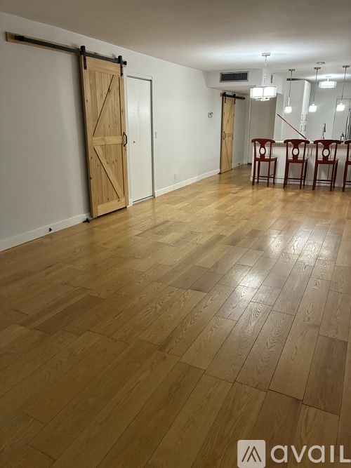 16 Royal Palm Way 2 Beds Apartment for Rent - Photo gallery 2