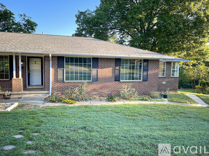 605 Kessler Blvd 3 Beds Apartment for Rent - Photo gallery 2