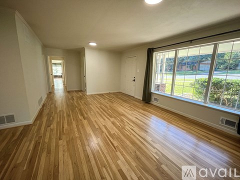 605 Kessler Blvd 3 Beds Apartment for Rent