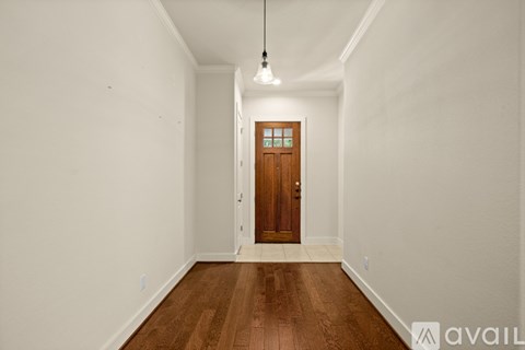 301 Bluff St 4 Beds Apartment for Rent