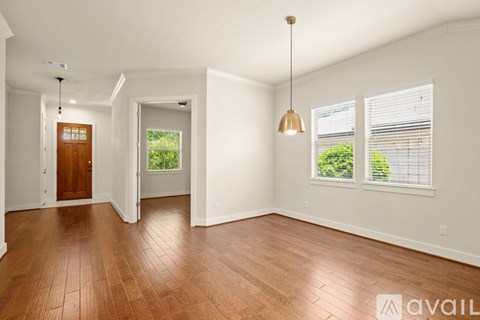 301 Bluff St 4 Beds Apartment for Rent