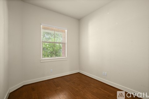 301 Bluff St 4 Beds Apartment for Rent