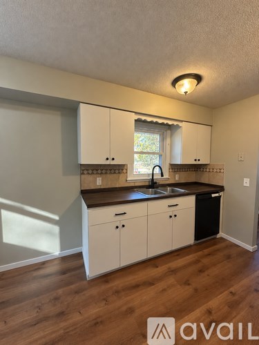 1723 Olive St W 4 Beds Apartment for Rent