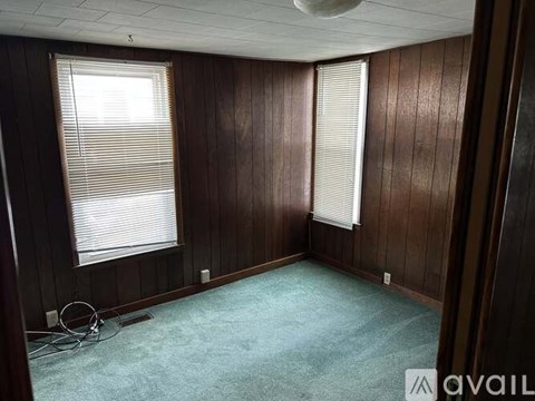 253 Locust Street 2 Beds Apartment for Rent