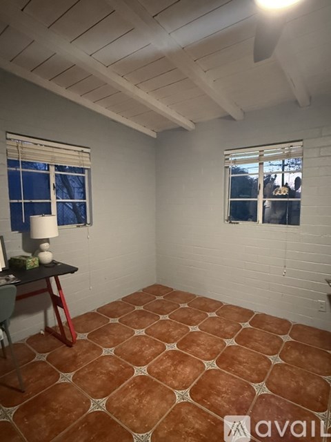 2817 North Desert Avenue 2 Beds Apartment for Rent