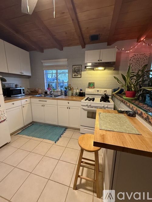 2817 North Desert Avenue 2 Beds Single Family Home for Rent - Photo gallery 5