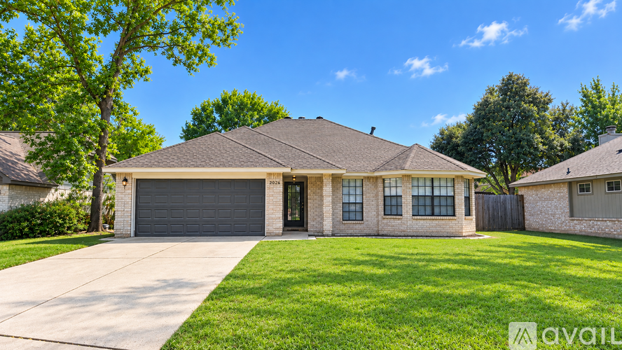 2026 Woodhue Dr 3 Beds Single Family Home for Rent - Photo gallery 2