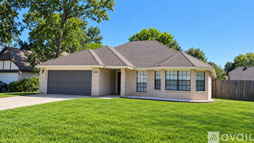 2026 Woodhue Dr 3 Beds Single Family Home for Rent - Photo gallery 3
