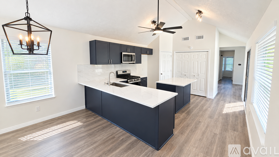 2026 Woodhue Dr 3 Beds Single Family Home for Rent - Photo gallery 4