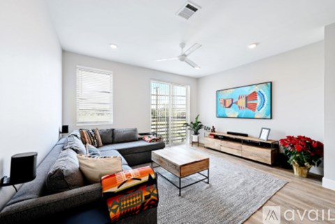 2709 East 5Th Street 1 Apartment for Rent