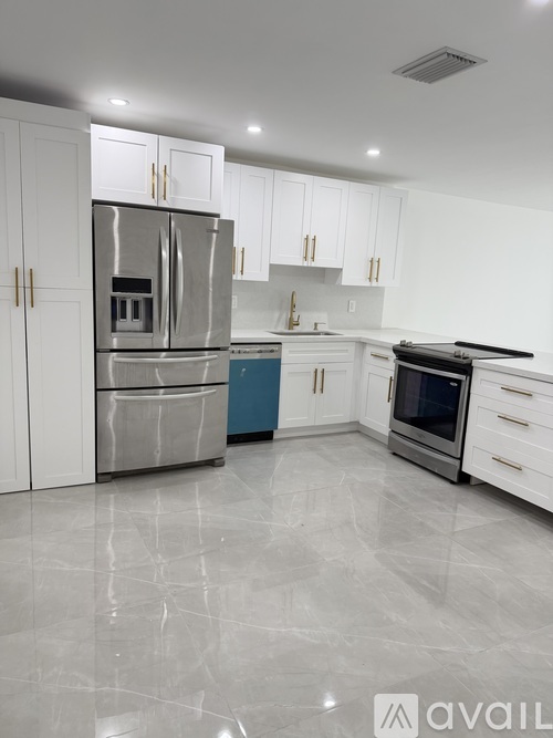 5895 NW 19th St 4 Beds Single Family Home for Rent - Photo gallery 2