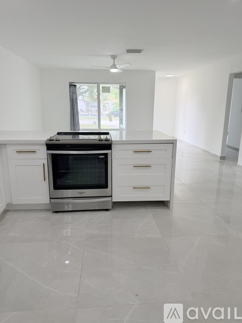 5895 NW 19th St 4 Beds Single Family Home for Rent - Photo gallery 3