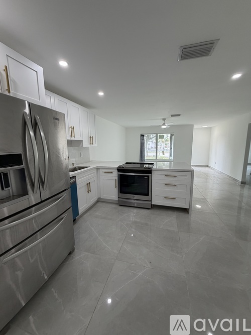 5895 NW 19th St 4 Beds Single Family Home for Rent - Photo gallery 5