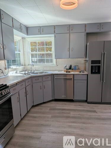 1001 West Orman Avenue 4 Beds Apartment for Rent