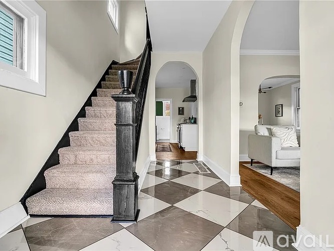 736 Market Street 3 Beds Single Family Home for Rent - Photo gallery 2