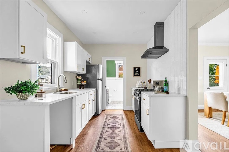 736 Market Street 3 Beds Single Family Home for Rent - Photo gallery 5