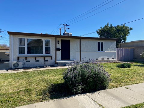 1213 Orange St. 3 Beds Apartment for Rent