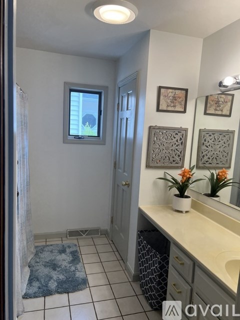 329 Golf Road 5 Beds Apartment for Rent