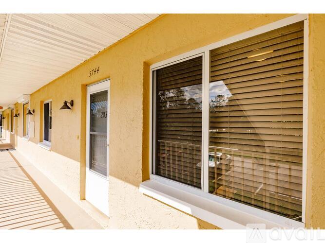 5744 Woodmere Lake Circle 2 Beds Condo for Rent - Photo gallery 2