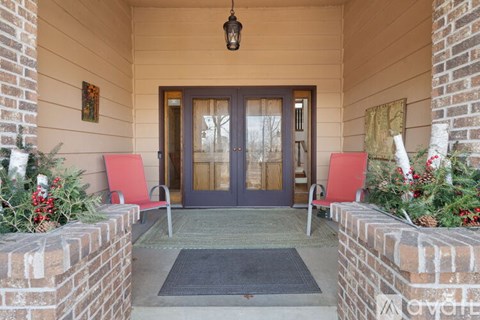8820 Neal Avenue North 5 Beds Apartment for Rent