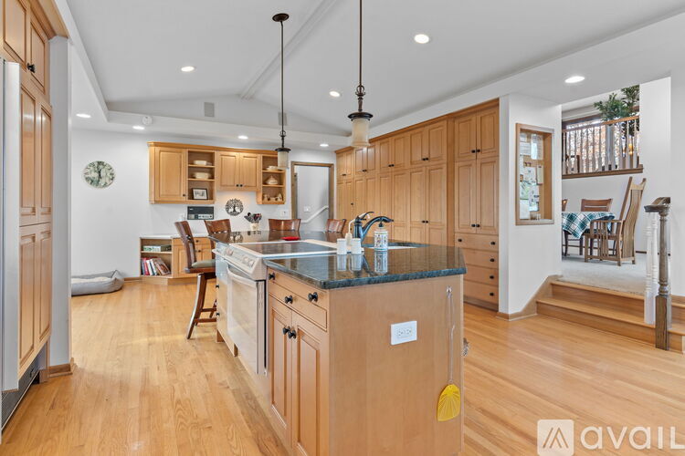 8820 Neal Avenue North 5 Beds Single Family Home for Rent - Photo gallery 3