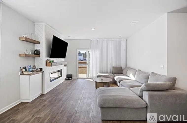 921 Woodside Creek Lane 5 Beds Single Family Home for Rent - Photo gallery 1