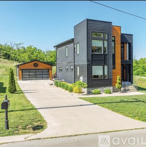 702 West 4th Street 4 Beds Single Family Home for Rent - Photo gallery 1