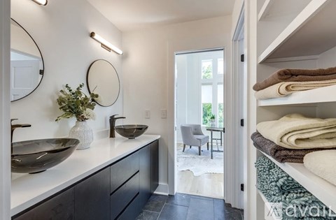 702 West 4Th Street 4 Beds Apartment for Rent