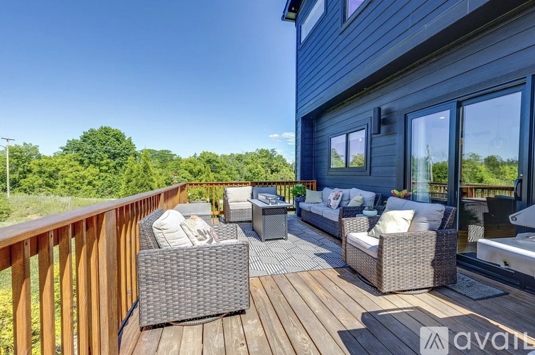 702 West 4th Street 4 Beds Single Family Home for Rent - Photo gallery 3