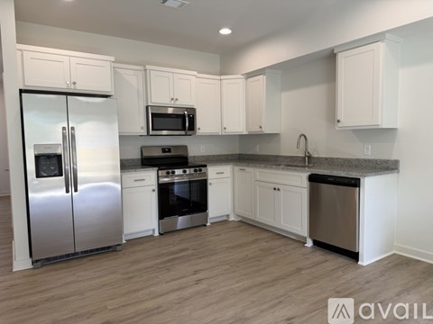 405 Reichardt St 2 Beds Apartment for Rent