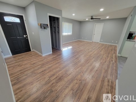 1509 NE 15Th Cir 4 Beds Apartment for Rent