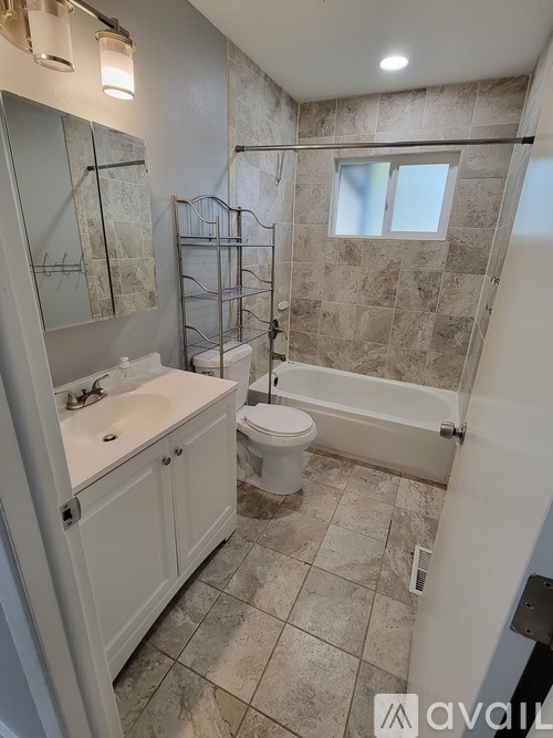 1509 NE 15th Cir 4 Beds Single Family Home for Rent - Photo gallery 4