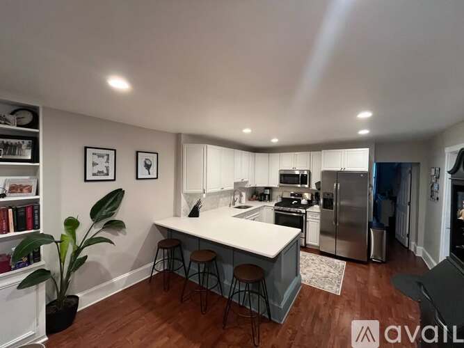 1702 West Girard Avenue 2 Beds Apartment for Rent - Photo gallery 1