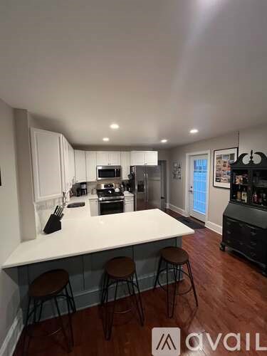 1702 West Girard Avenue 2 Beds Apartment for Rent