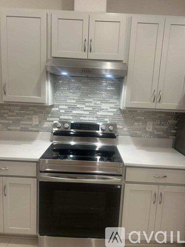 17 Ryall Lane 3 Beds Apartment for Rent