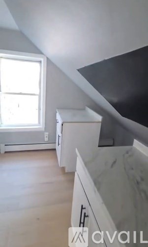 100 Redwood Ave 3 Beds Apartment for Rent