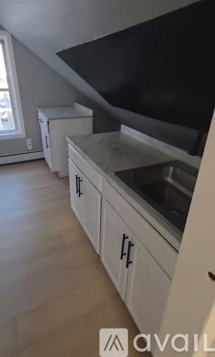 100 Redwood Ave 3 Beds Apartment for Rent