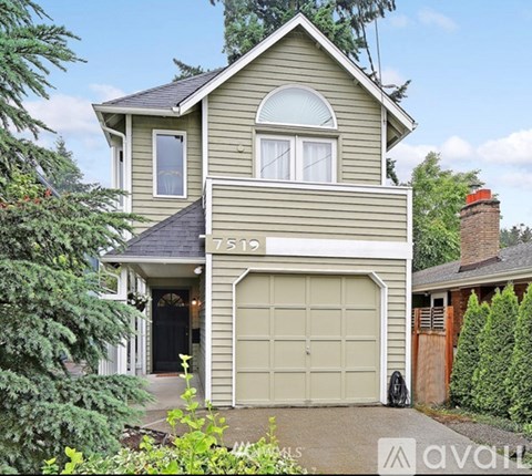 7519 25Th Avenue Northeast 3 Beds Apartment for Rent