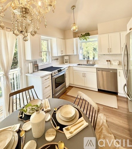 7519 25Th Avenue Northeast 3 Beds Apartment for Rent