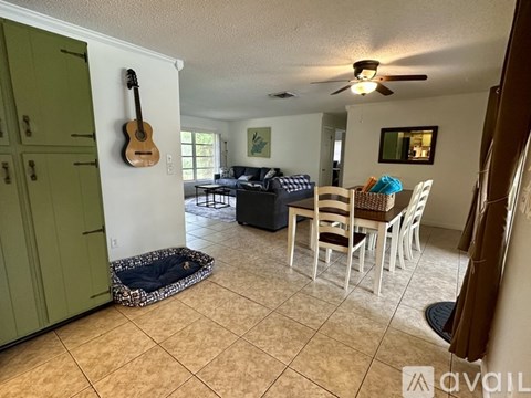 9216 N Alpinia Dr 3 Beds Apartment for Rent