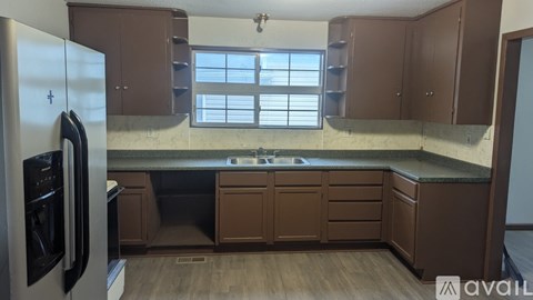 418 W 4Th St 4 Beds Apartment for Rent
