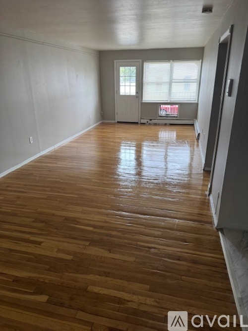 371 Johnson Ave 1 Apartment for Rent - Photo gallery 2
