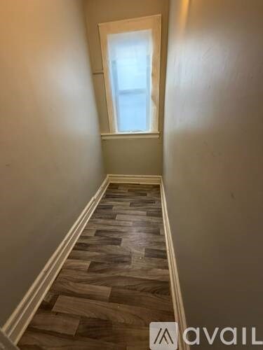 133 Isabella Ave 3 Beds Apartment for Rent