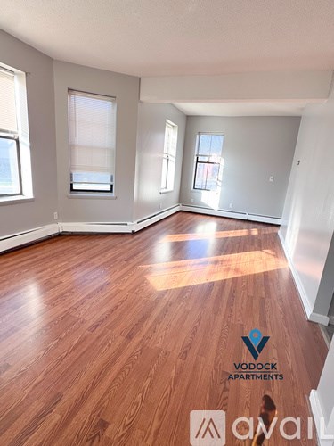 52 Maple Ave 3 Beds Apartment for Rent