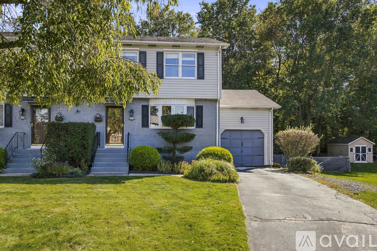 62 Longo Drive 3 Beds Townhouse for Rent - Photo gallery 2