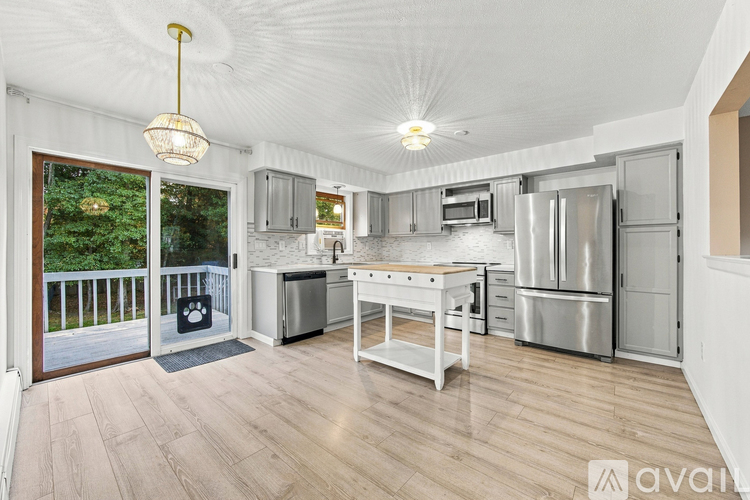 62 Longo Drive 3 Beds Townhouse for Rent - Photo gallery 4