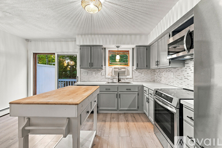 62 Longo Drive 3 Beds Townhouse for Rent - Photo gallery 5